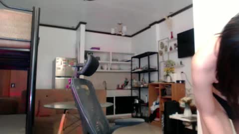 Snapshot of goddessofbigcock chatting on 02-21-25, 01:44 Eva online show from 02-21-25, 01:44