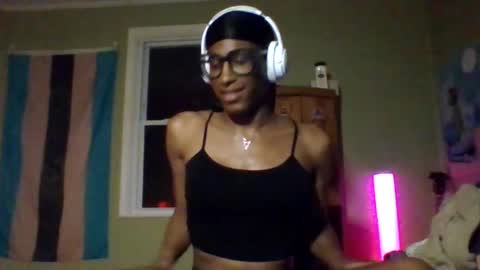 Snapshot of goddexx_kii chatting on 05-19-26, 01:44 goddexx_kii online show from 05-19-26, 01:44