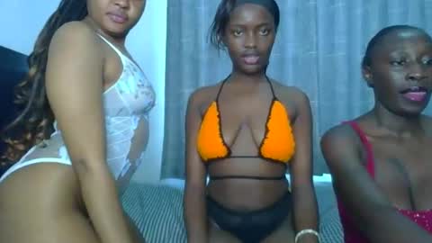 godess_lunah online show from 06-10-26, 06:34