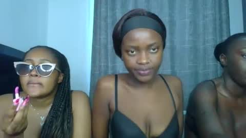 godess_lunah online show from 06-11-26, 05:27