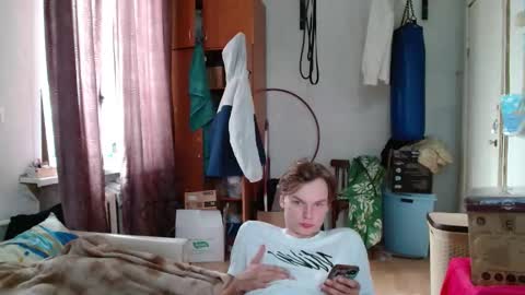 Snapshot of gofymcmouse chatting on 10-24-25, 10:00 Daniel online show from 10-24-25, 10:00