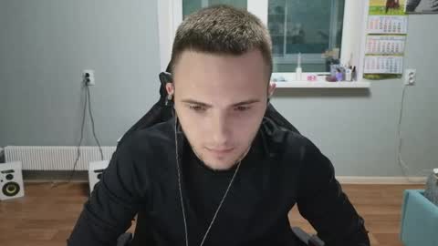 Snapshot of golden_boyyy21 chatting on 05-25-26, 05:41 Golden boyyy21 online show from 05-25-26, 05:41