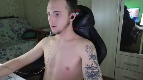 Snapshot of golden_boyyy21 chatting on 06-12-26, 06:01 Golden boyyy21 online show from 06-12-26, 06:01