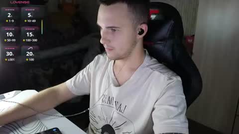 Snapshot of golden_boyyy21 chatting on 07-12-26, 01:29 Golden boyyy21 online show from 07-12-26, 01:29