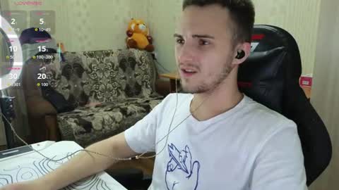 Snapshot of golden_boyyy21 chatting on 07-19-26, 05:27 Golden boyyy21 online show from 07-19-26, 05:27