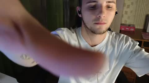 Snapshot of golden_boyyy21 chatting on 07-25-26, 04:43 Golden boyyy21 online show from 07-25-26, 04:43