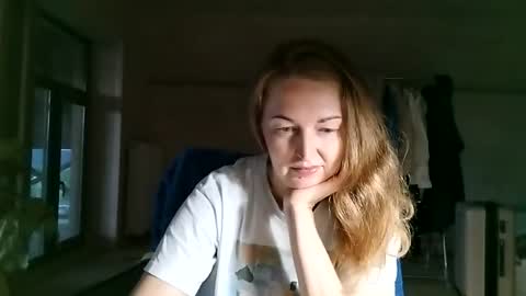 Snapshot of golden_fairy_566 chatting on 07-10-26, 06:32 Olivia online show from 07-10-26, 06:32