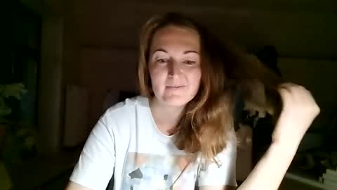 Snapshot of golden_fairy_566 chatting on 07-11-26, 06:54 Olivia online show from 07-11-26, 06:54