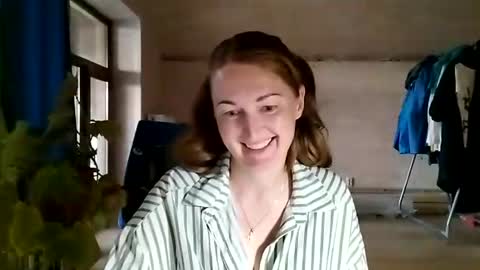 Snapshot of golden_fairy_566 chatting on 07-16-26, 05:19 Olivia online show from 07-16-26, 05:19