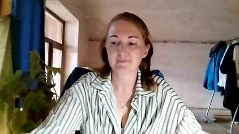 Snapshot of golden_fairy_566 chatting on 07-18-26, 05:17 Olivia online show from 07-18-26, 05:17