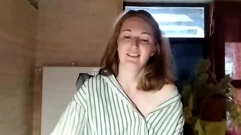 Snapshot of golden_fairy_566 chatting on 07-29-26, 05:33 Olivia online show from 07-29-26, 05:33