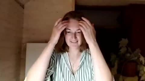 Snapshot of golden_fairy_566 chatting on 07-30-26, 07:35 Olivia online show from 07-30-26, 07:35