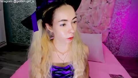 golden girl   online show from 10-31-25, 02:01