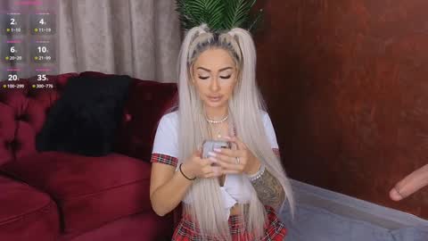 Snapshot of goldenamberx chatting on 02-05-25, 05:30 GoldenAmberX online show from 02-05-25, 05:30