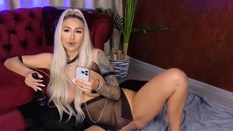 Snapshot of goldenamberx chatting on 02-11-25, 08:48 GoldenAmberX online show from 02-11-25, 08:48