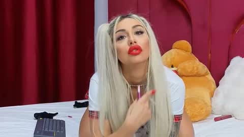 Snapshot of goldenamberx chatting on 02-23-25, 06:07 GoldenAmberX online show from 02-23-25, 06:07