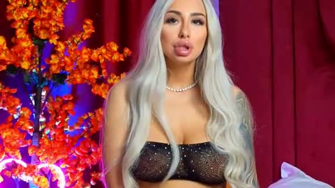 Snapshot of goldenamberx chatting on 02-28-25, 08:42 GoldenAmberX online show from 02-28-25, 08:42