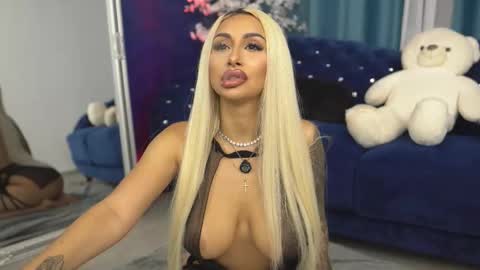 Snapshot of goldenamberx chatting on 09-17-25, 07:15 GoldenAmberX online show from 09-17-25, 07:15