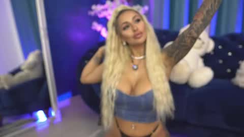 Snapshot of goldenamberx chatting on 09-30-25, 06:57 GoldenAmberX online show from 09-30-25, 06:57