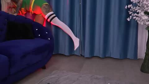 Snapshot of goldenamberx chatting on 10-18-25, 06:48 GoldenAmberX online show from 10-18-25, 06:48