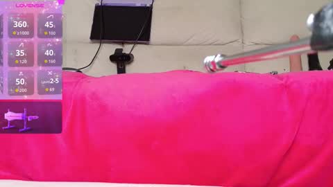 Snapshot of goldenboy69bsx chatting on 01-19-26, 08:07 Goldenboy69 online show from 01-19-26, 08:07