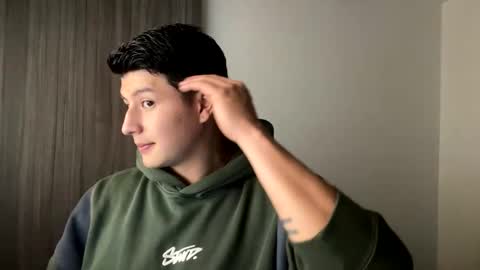 Snapshot of goldenknight33 chatting on 10-23-25, 04:17 goldenknight33 online show from 10-23-25, 04:17