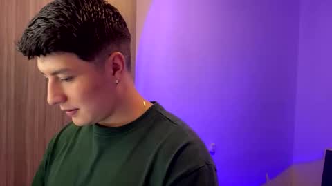 Snapshot of goldenknight33 chatting on 11-04-25, 04:17 goldenknight33 online show from 11-04-25, 04:17