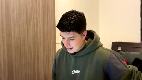 Snapshot of goldenknight33 chatting on 11-07-25, 04:18 goldenknight33 online show from 11-07-25, 04:18