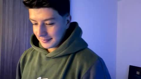 Snapshot of goldenknight33 chatting on 12-01-25, 03:39 goldenknight33 online show from 12-01-25, 03:39