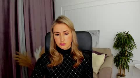 Olivia online show from 02-11-25, 03:50