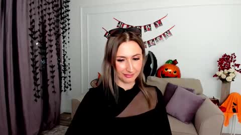 Olivia online show from 10-22-25, 07:57