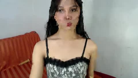 Snapshot of goldenlily69 chatting on 02-01-25, 02:26 Lily is Gold online show from 02-01-25, 02:26