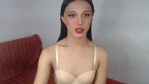 Snapshot of goldenlily69 chatting on 02-15-25, 11:14 Lily is Gold online show from 02-15-25, 11:14