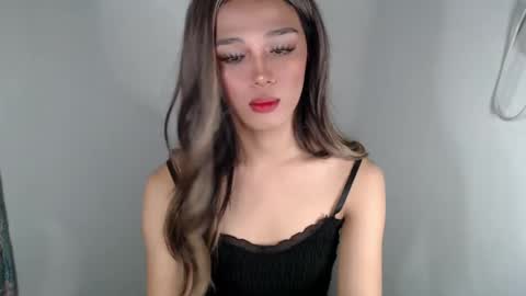 Snapshot of goldenlily69 chatting on 02-28-25, 02:53 Lily is Gold online show from 02-28-25, 02:53