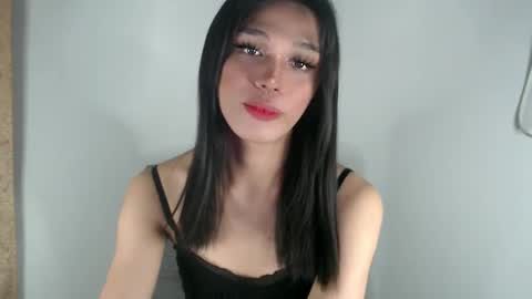 Snapshot of goldenlily69 chatting on 02-28-25, 07:37 Lily is Gold online show from 02-28-25, 07:37