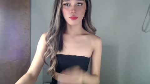 Snapshot of goldenlily69 chatting on 03-02-25, 04:07 Lily is Gold online show from 03-02-25, 04:07