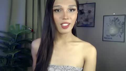 Lily is Gold online show from 04-03-26, 01:31