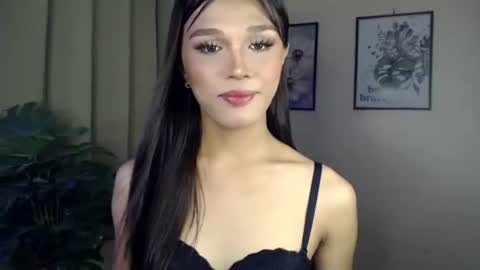 Lily is Gold online show from 04-18-26, 09:24