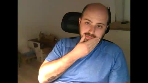 Snapshot of goldenspainboy chatting on 04-26-26, 06:38 goldenspainboy online show from 04-26-26, 06:38