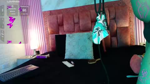 goldilockss15 online show from 11-05-25, 03:17