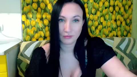 Snapshot of goldmoonn chatting on 02-11-25, 06:44 goldmoonn online show from 02-11-25, 06:44