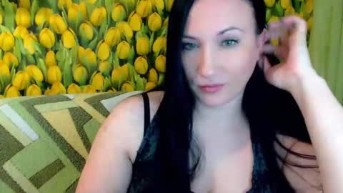 Snapshot of goldmoonn chatting on 02-17-25, 06:15 goldmoonn online show from 02-17-25, 06:15