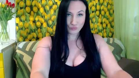 Snapshot of goldmoonn chatting on 03-08-25, 01:57 goldmoonn online show from 03-08-25, 01:57