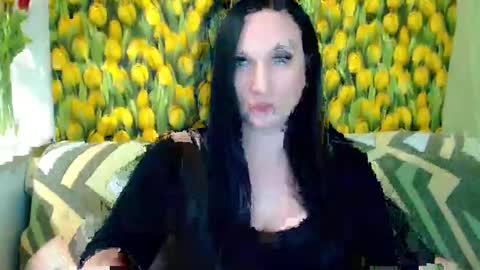 Snapshot of goldmoonn chatting on 03-10-25, 03:41 goldmoonn online show from 03-10-25, 03:41