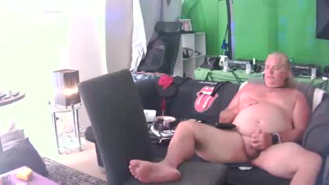 goldyguy011 online show from 12-26-24, 08:53