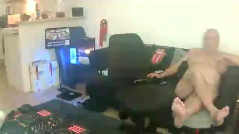 goldyguy011 online show from 07-08-26, 10:58