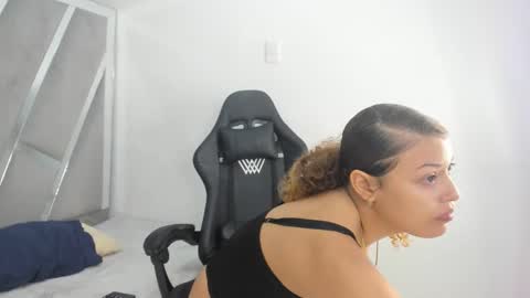 Snapshot of goldyht chatting on 12-05-25, 12:25 goldyht online show from 12-05-25, 12:25