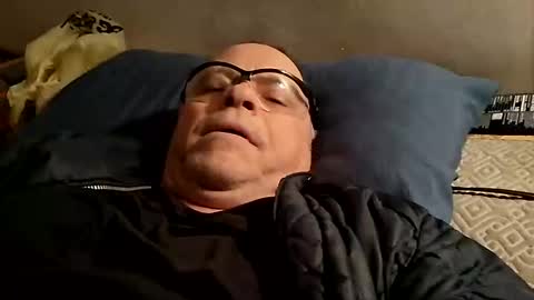 Snapshot of gonadalache chatting on 12-23-25, 02:09 gonadalache online show from 12-23-25, 02:09