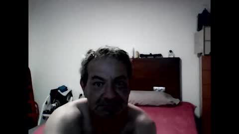 Snapshot of gonzalobilbaogon chatting on 09-29-25, 01:44 gonzalo online show from 09-29-25, 01:44