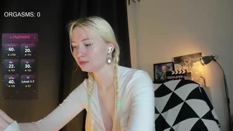 SOPHIE online show from 02-10-25, 09:47